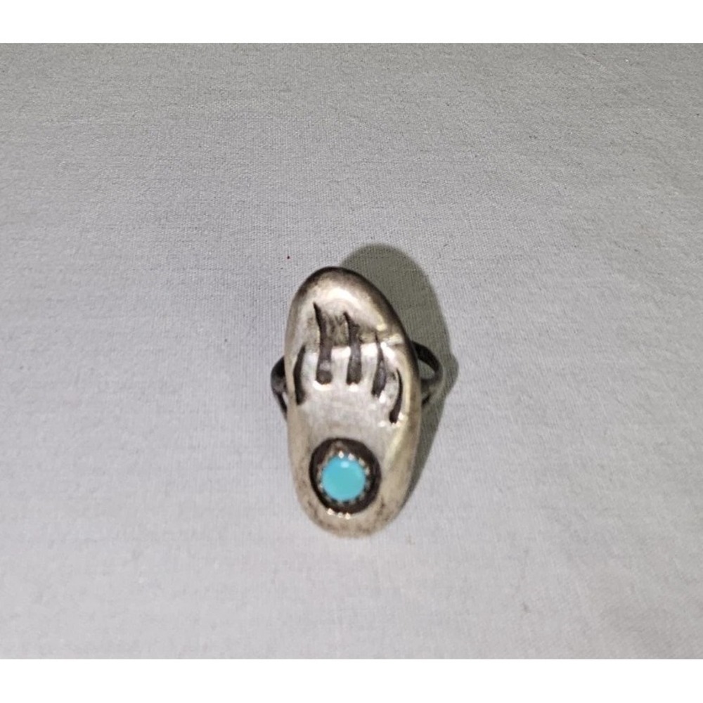 Vintage Sterling Silver Native American Turquoise Shadowbox Bear Claw Ring